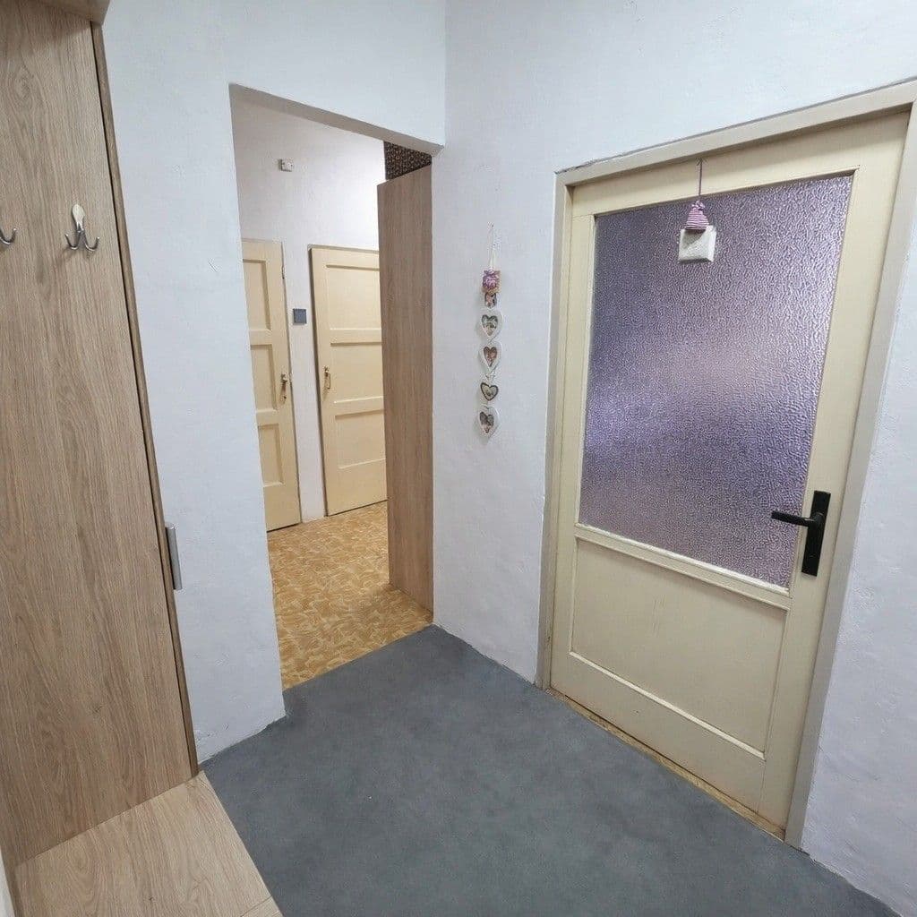Prenájom bytu 1-izbový 41 m², Ruská, Praha, Praha Prenájom bytu 1-izbový 41 m², Ruská, Praha, Praha