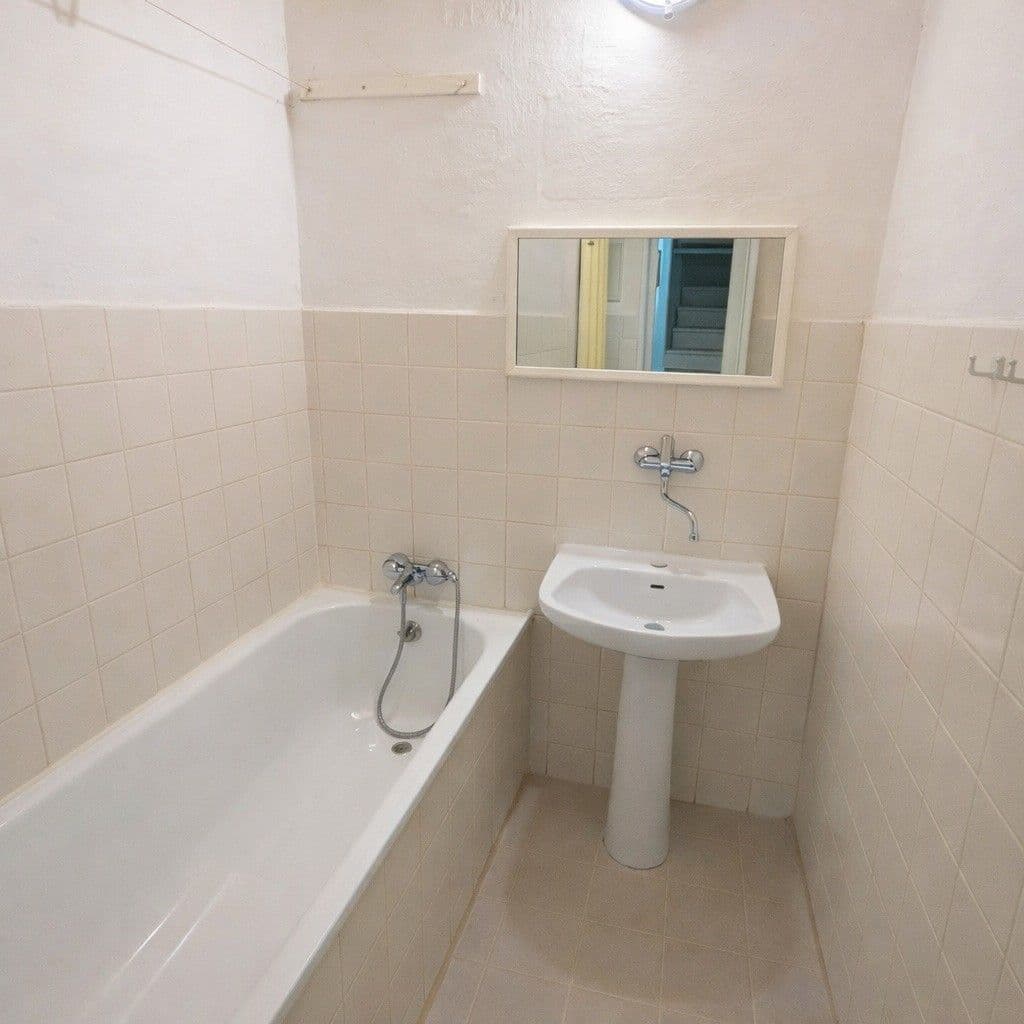 Prenájom bytu 1-izbový 41 m², Ruská, Praha, Praha Prenájom bytu 1-izbový 41 m², Ruská, Praha, Praha