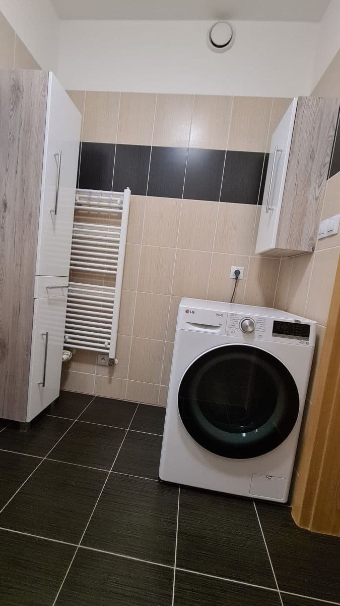 Prenájom bytu 72 m², Steinerova, Praha, Praha Prenájom bytu 72 m², Steinerova, Praha, Praha