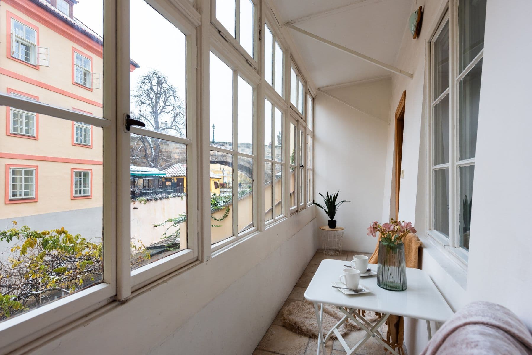 Prenájom bytu 76 m², U Lužického semináře, Praha, Praha Prenájom bytu 76 m², U Lužického semináře, Praha, Praha