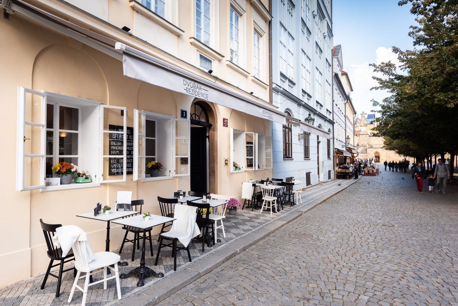 Prenájom bytu 76 m², U Lužického semináře, Praha, Praha Prenájom bytu 76 m², U Lužického semináře, Praha, Praha
