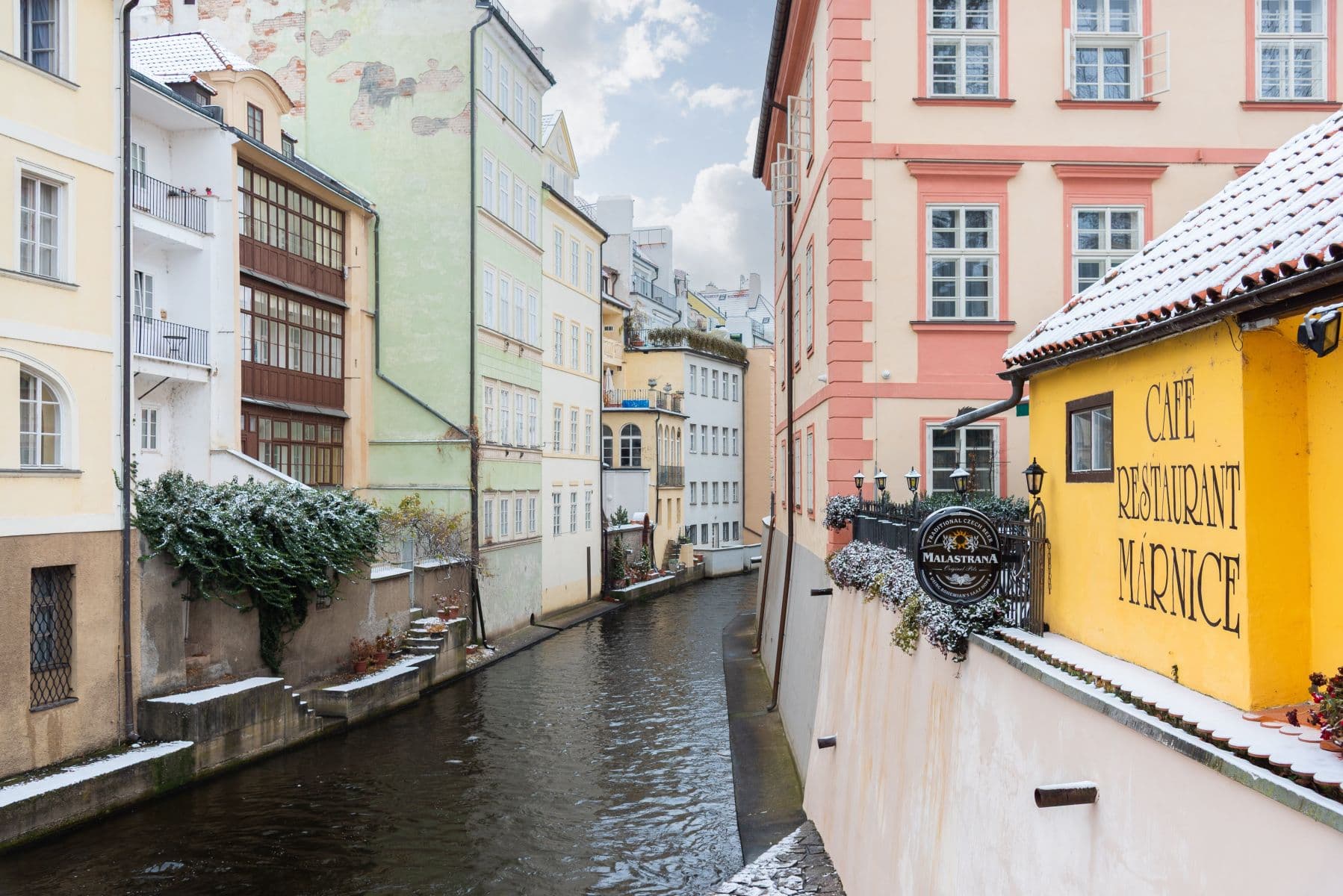 Prenájom bytu 76 m², U Lužického semináře, Praha, Praha Prenájom bytu 76 m², U Lužického semináře, Praha, Praha