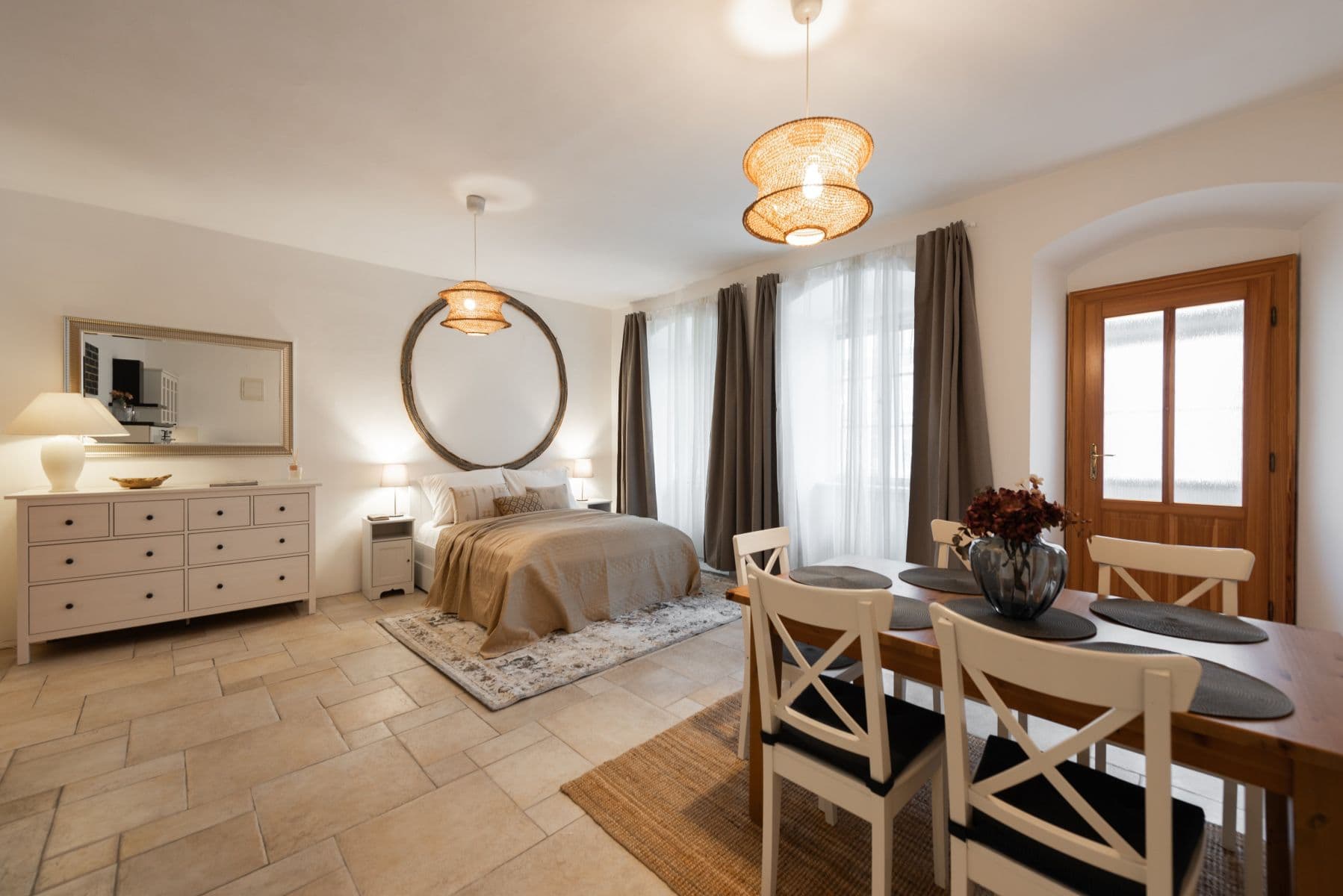 Prenájom bytu 76 m², U Lužického semináře, Praha, Praha Prenájom bytu 76 m², U Lužického semináře, Praha, Praha