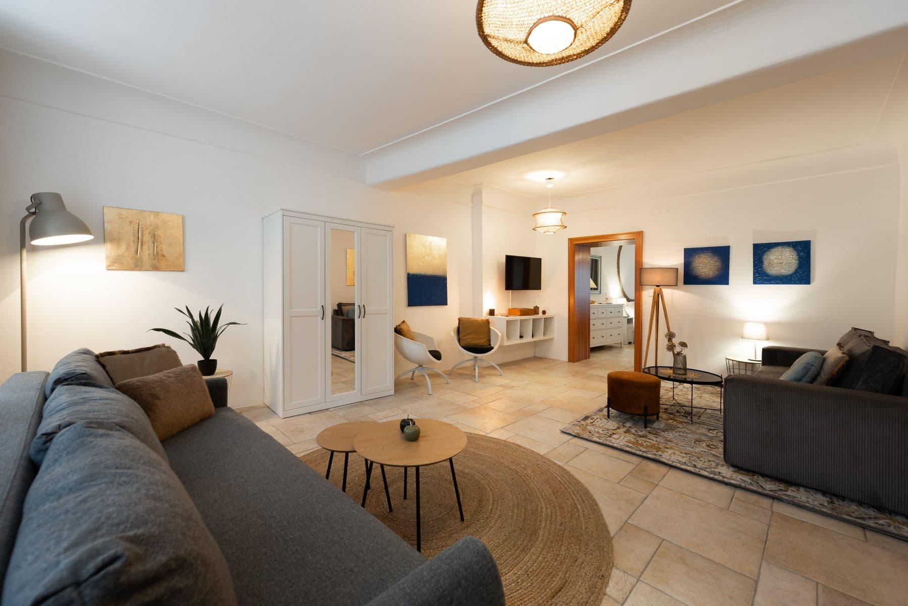 Prenájom bytu 76 m², U Lužického semináře, Praha, Praha Prenájom bytu 76 m², U Lužického semináře, Praha, Praha