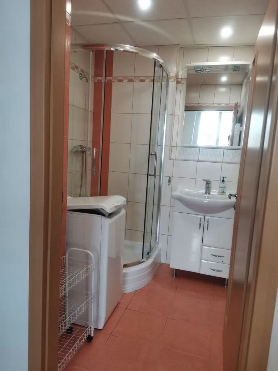 Prenájom bytu 1-izbový 35 m², Pod Klamovkou, Praha, Praha Prenájom bytu 1-izbový 35 m², Pod Klamovkou, Praha, Praha