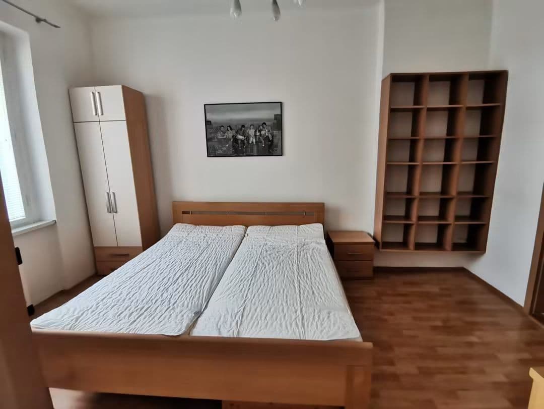 Prenájom bytu 1-izbový 35 m², Pod Klamovkou, Praha, Praha Prenájom bytu 1-izbový 35 m², Pod Klamovkou, Praha, Praha