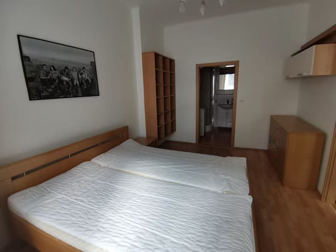 Prenájom bytu 1-izbový 35 m², Pod Klamovkou, Praha, Praha Prenájom bytu 1-izbový 35 m², Pod Klamovkou, Praha, Praha