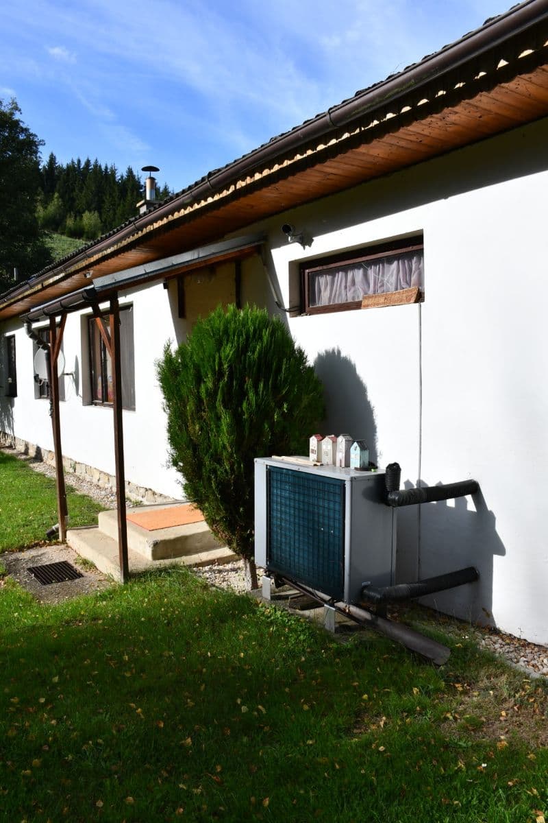 Predaj rekreačného objektu 1.100 m², pozemok 1.440 m², Chřenovice, Kraj Vysočina Predaj rekreačného objektu 1.100 m², pozemok 1.440 m², Chřenovice, Kraj Vysočina