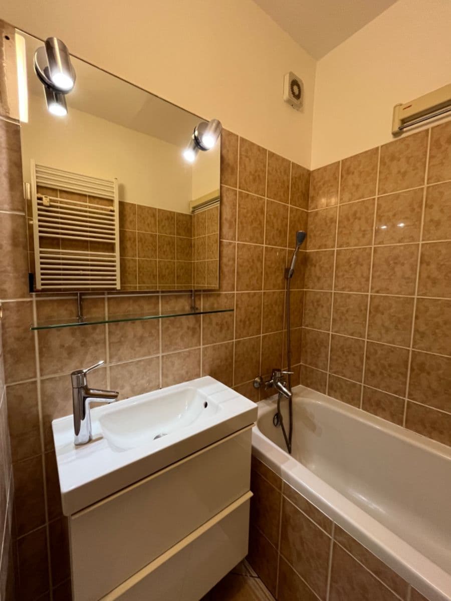Predaj bytu 2-izbový 51 m², Na Okraji, Praha, Praha Predaj bytu 2-izbový 51 m², Na Okraji, Praha, Praha