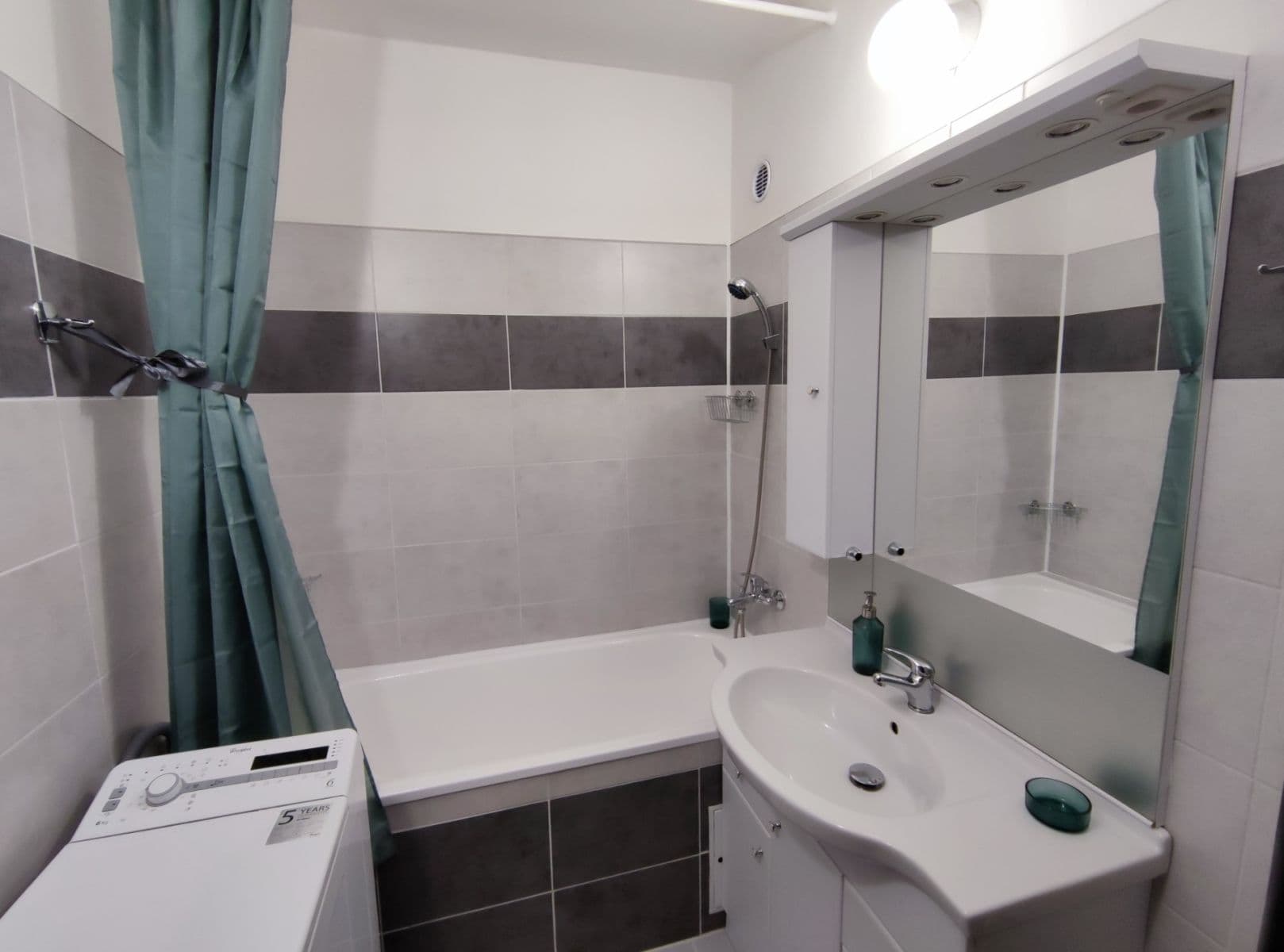 Prenájom bytu 3-izbový 81 m², Klapálkova, Praha, Praha Prenájom bytu 3-izbový 81 m², Klapálkova, Praha, Praha