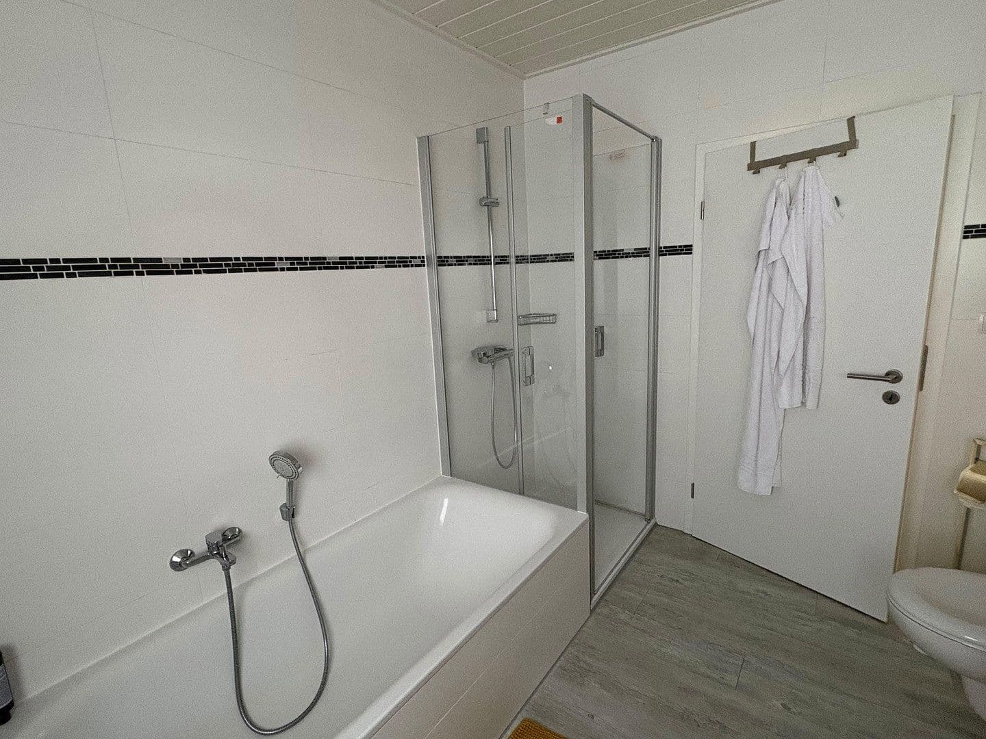 Predaj domu 290 m², pozemok 675 m², Bruchstr. 4, Hütschenhausen, Porýnie-Falcko Predaj domu 290 m², pozemok 675 m², Bruchstr. 4, Hütschenhausen, Porýnie-Falcko