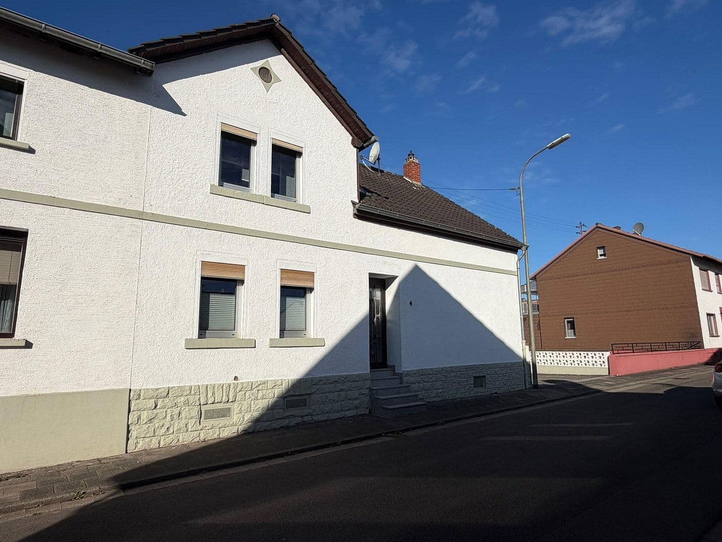 Predaj domu 290 m², pozemok 675 m², Bruchstr. 4, Hütschenhausen, Porýnie-Falcko Predaj domu 290 m², pozemok 675 m², Bruchstr. 4, Hütschenhausen, Porýnie-Falcko