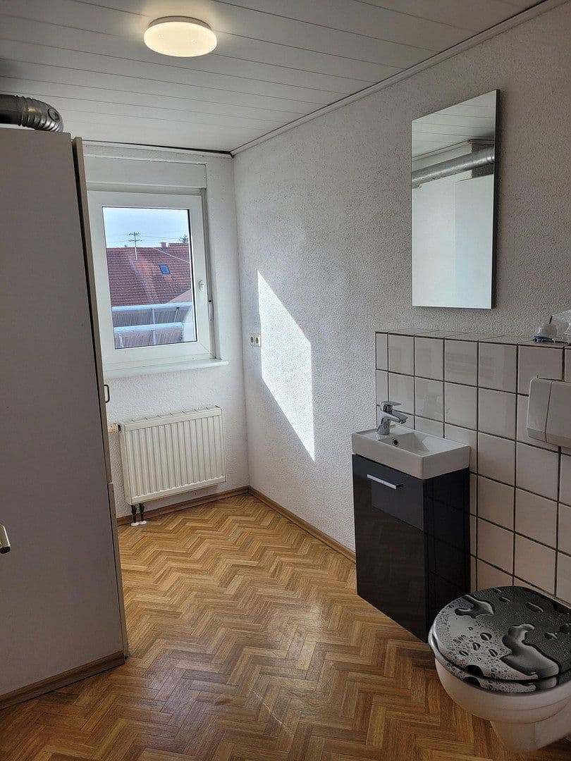 Prenájom bytu 3-izbový 65 m², Böhmenkirch, Bádensko-Wurttembersko Prenájom bytu 3-izbový 65 m², Böhmenkirch, Bádensko-Wurttembersko