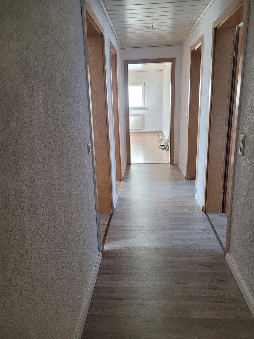 Prenájom bytu 3-izbový 65 m², Böhmenkirch, Bádensko-Wurttembersko Prenájom bytu 3-izbový 65 m², Böhmenkirch, Bádensko-Wurttembersko