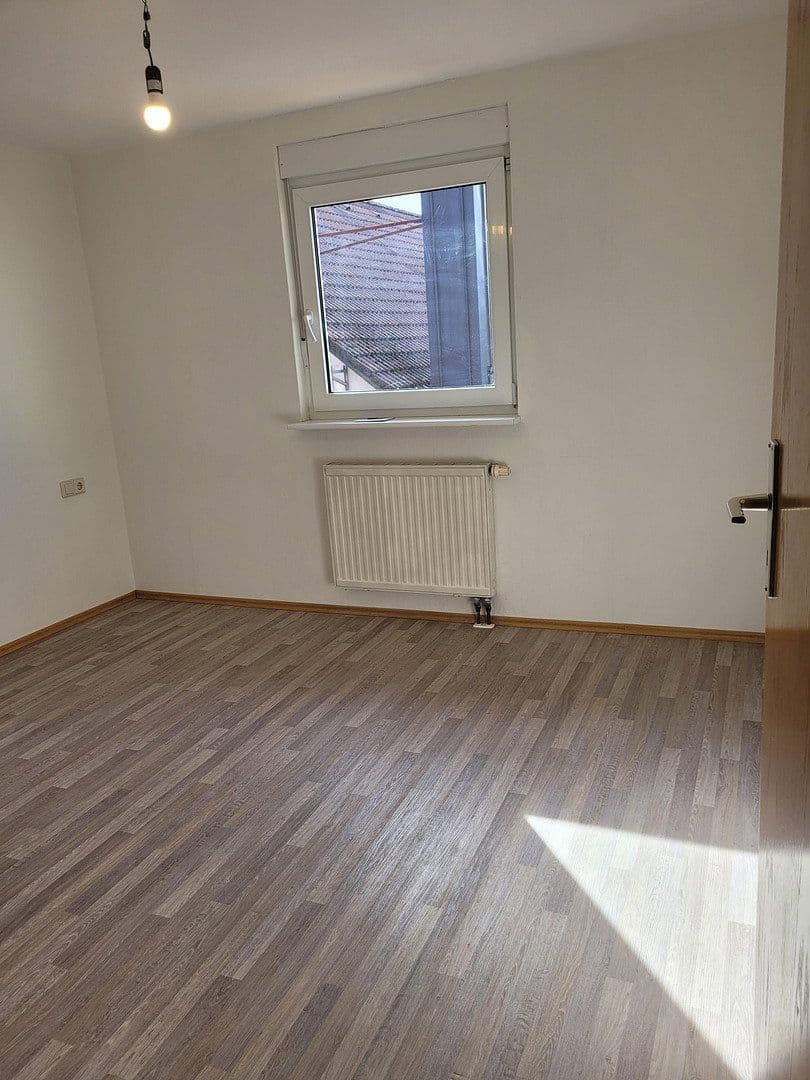 Prenájom bytu 3-izbový 65 m², Böhmenkirch, Bádensko-Wurttembersko Prenájom bytu 3-izbový 65 m², Böhmenkirch, Bádensko-Wurttembersko
