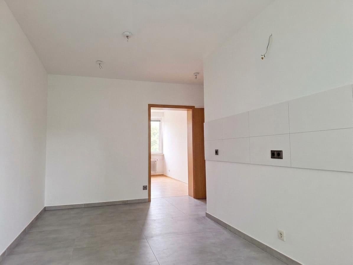 Prenájom bytu 4-izbový 98 m², Gleisstraße 36, Essen, Severné Porýnie - Westfálsko Prenájom bytu 4-izbový 98 m², Gleisstraße 36, Essen, Severné Porýnie - Westfálsko