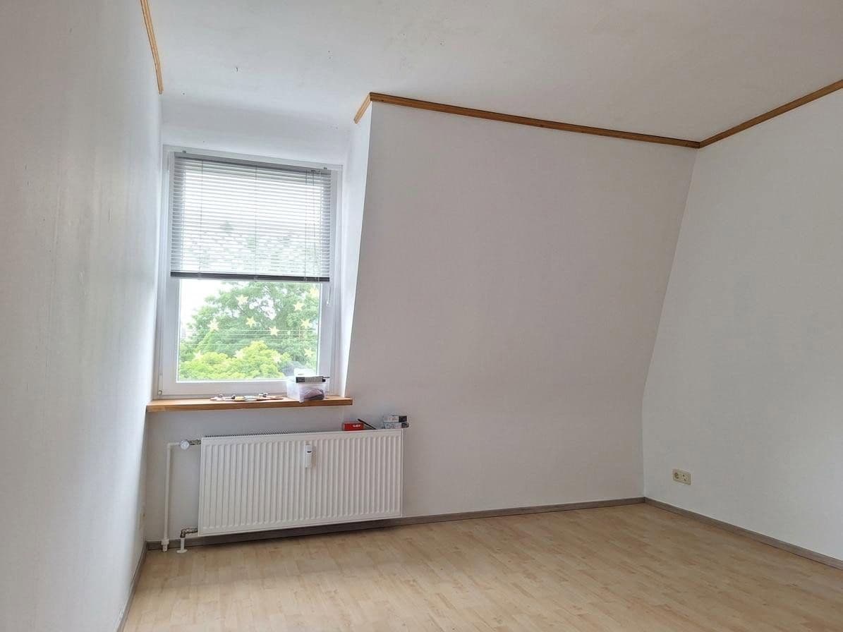 Prenájom bytu 4-izbový 98 m², Gleisstraße 36, Essen, Severné Porýnie - Westfálsko Prenájom bytu 4-izbový 98 m², Gleisstraße 36, Essen, Severné Porýnie - Westfálsko