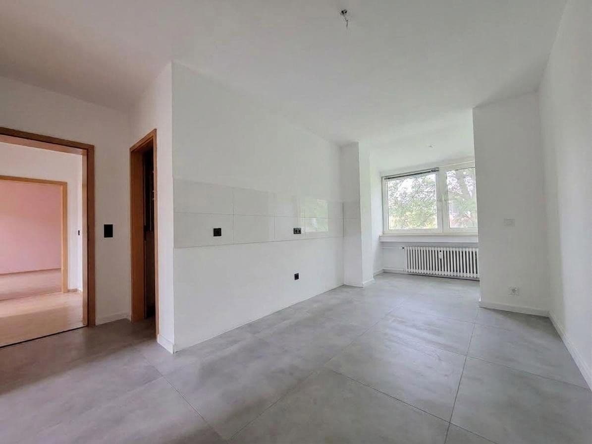 Prenájom bytu 4-izbový 98 m², Gleisstraße 36, Essen, Severné Porýnie - Westfálsko Prenájom bytu 4-izbový 98 m², Gleisstraße 36, Essen, Severné Porýnie - Westfálsko
