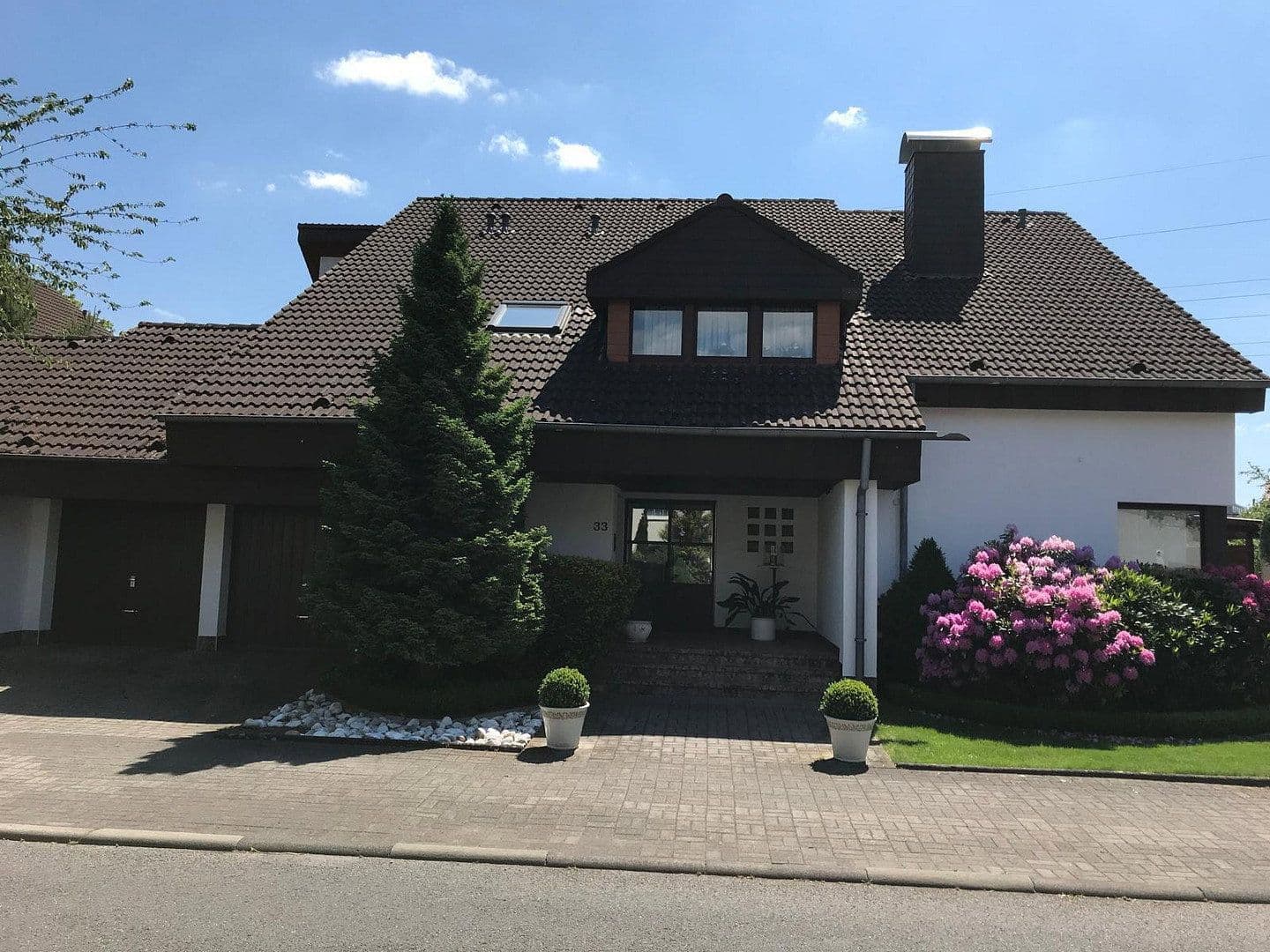Predaj domu 240 m², pozemok 812 m², von Schleiffras-Str 33, Fulda, Hesensko Predaj domu 240 m², pozemok 812 m², von Schleiffras-Str 33, Fulda, Hesensko