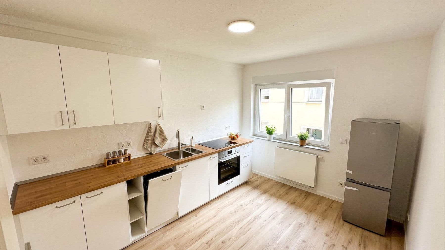 Predaj domu 344 m², pozemok 416 m², Nußloch, Bádensko-Wurttembersko Predaj domu 344 m², pozemok 416 m², Nußloch, Bádensko-Wurttembersko