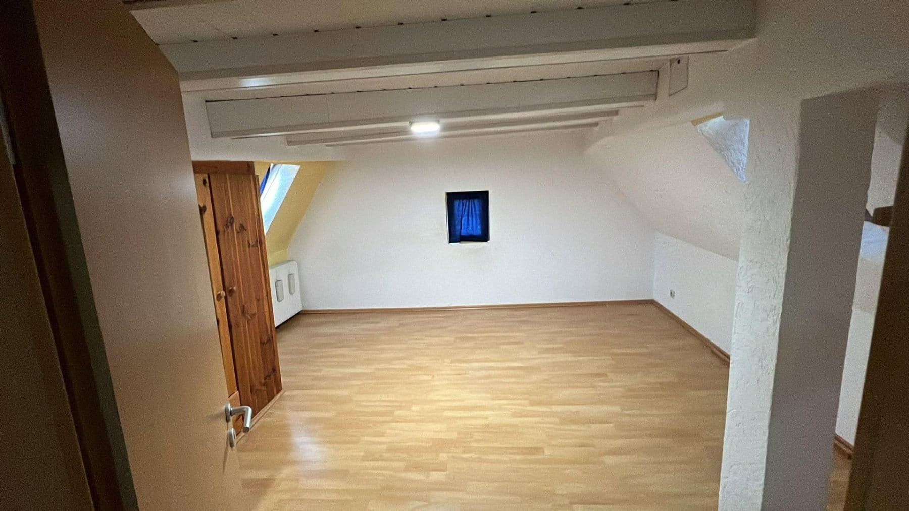 Prenájom bytu 4-izbový 100 m², Simmozheimer str 16, Weil der Stadt, Bádensko-Wurttembersko Prenájom bytu 4-izbový 100 m², Simmozheimer str 16, Weil der Stadt, Bádensko-Wurttembersko