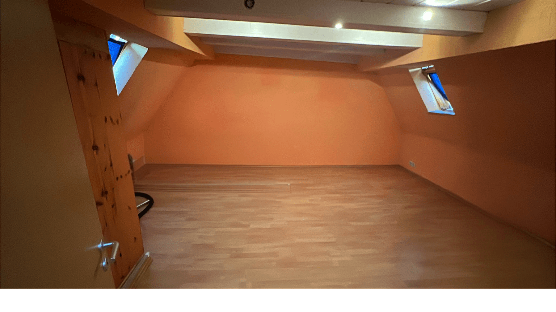 Prenájom bytu 4-izbový 100 m², Simmozheimer str 16, Weil der Stadt, Bádensko-Wurttembersko Prenájom bytu 4-izbový 100 m², Simmozheimer str 16, Weil der Stadt, Bádensko-Wurttembersko