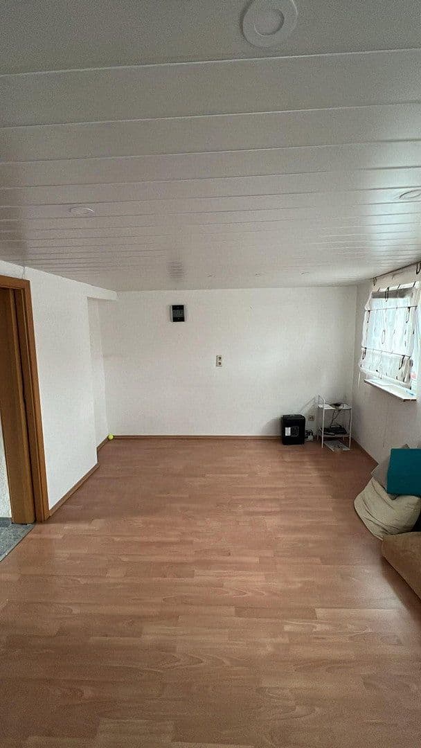 Prenájom bytu 4-izbový 100 m², Simmozheimer str 16, Weil der Stadt, Bádensko-Wurttembersko Prenájom bytu 4-izbový 100 m², Simmozheimer str 16, Weil der Stadt, Bádensko-Wurttembersko