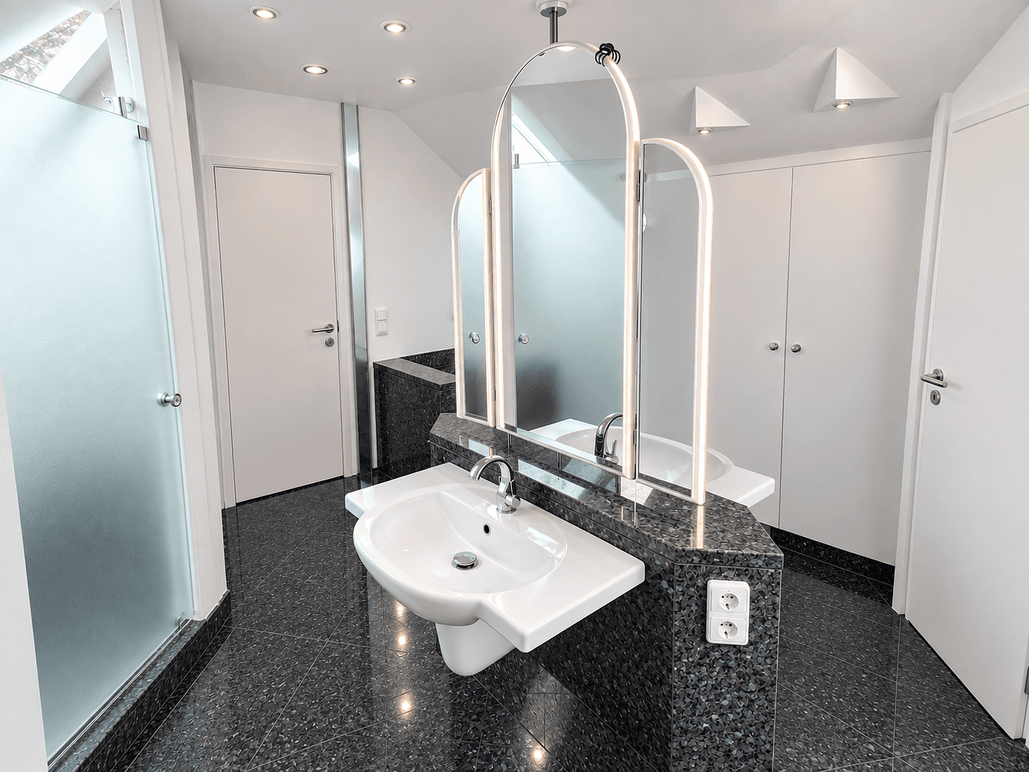 Predaj domu 181 m², pozemok 527 m², Reinheim, Hesensko Predaj domu 181 m², pozemok 527 m², Reinheim, Hesensko