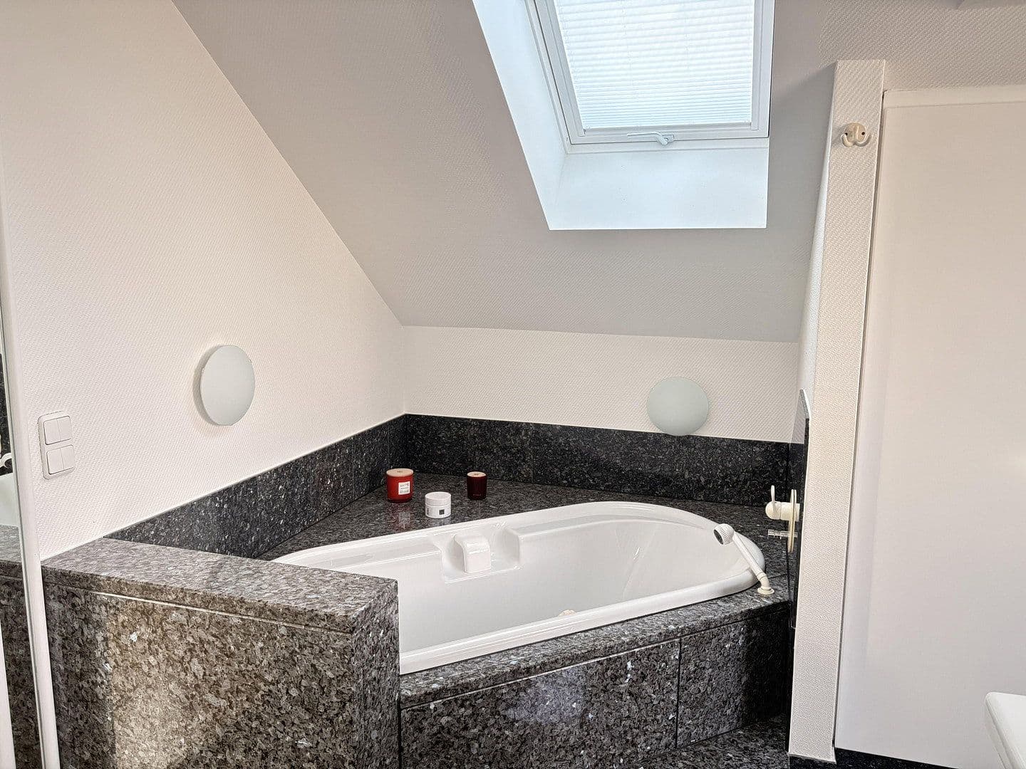 Predaj domu 181 m², pozemok 527 m², Reinheim, Hesensko Predaj domu 181 m², pozemok 527 m², Reinheim, Hesensko