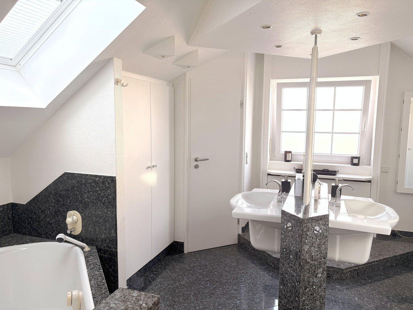 Predaj domu 181 m², pozemok 527 m², Reinheim, Hesensko Predaj domu 181 m², pozemok 527 m², Reinheim, Hesensko