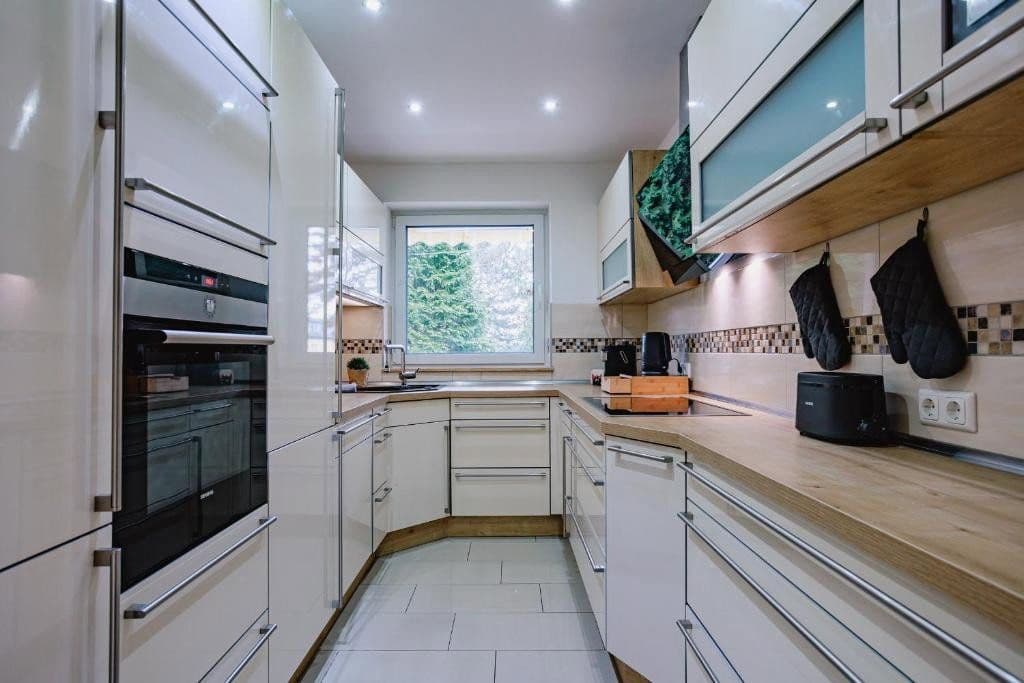 Prenájom bytu 3-izbový 88 m², Essen (Holsterhausen), Severné Porýnie - Westfálsko Prenájom bytu 3-izbový 88 m², Essen (Holsterhausen), Severné Porýnie - Westfálsko