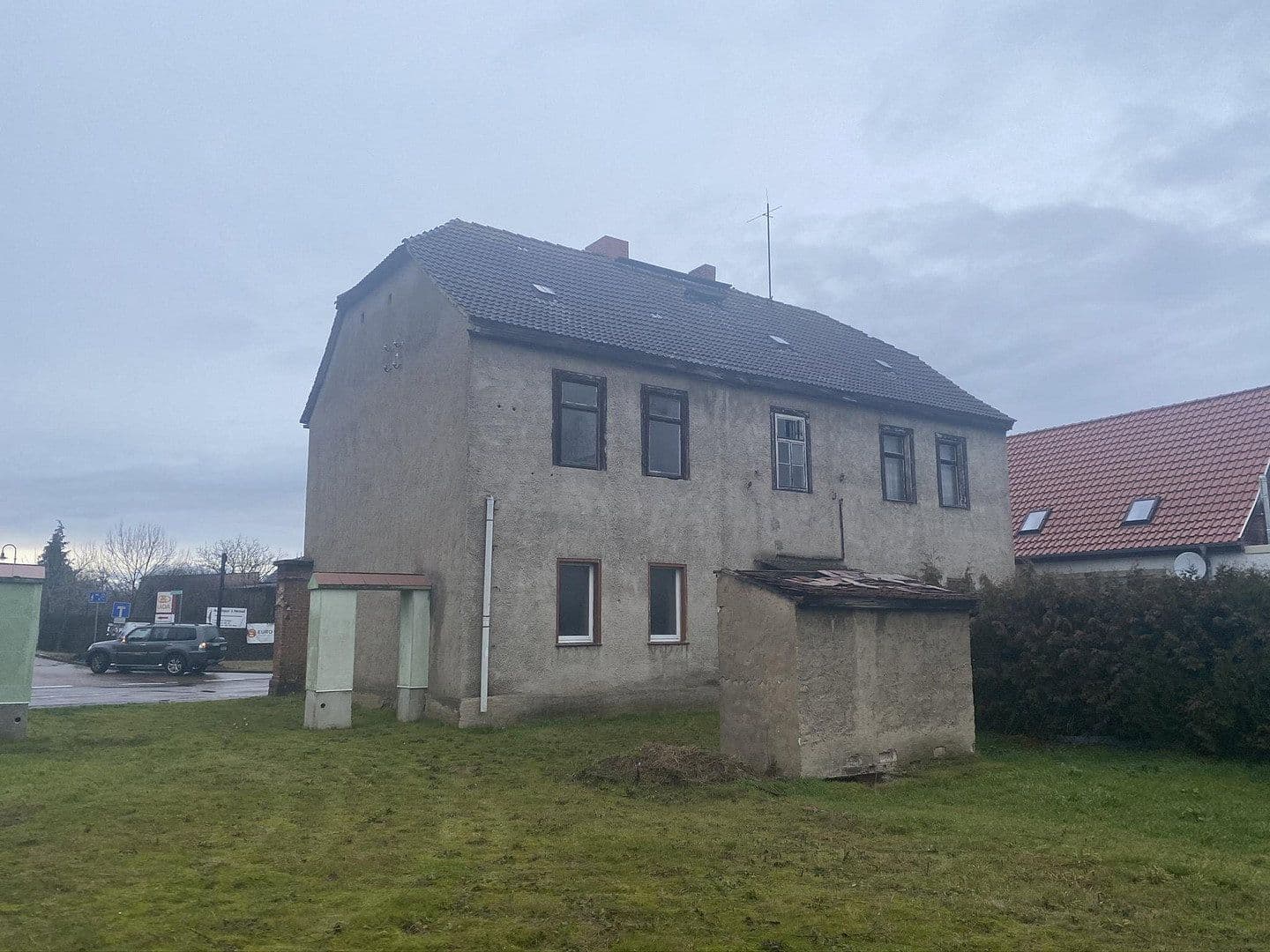 Predaj domu 320 m², pozemok 672 m², Ernst-Thälmann-Straße -13, Wettin-Löbejün, Sasko-Anhaltsko Predaj domu 320 m², pozemok 672 m², Ernst-Thälmann-Straße -13, Wettin-Löbejün, Sasko-Anhaltsko