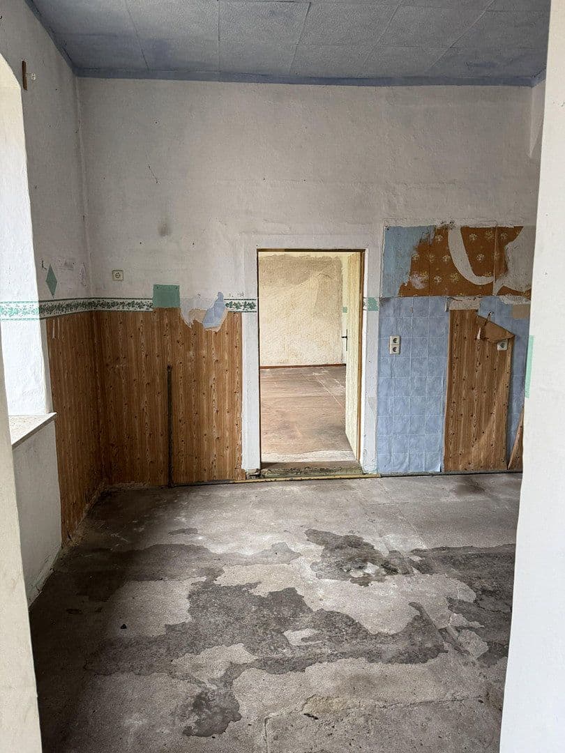Predaj domu 320 m², pozemok 672 m², Ernst-Thälmann-Straße -13, Wettin-Löbejün, Sasko-Anhaltsko Predaj domu 320 m², pozemok 672 m², Ernst-Thälmann-Straße -13, Wettin-Löbejün, Sasko-Anhaltsko