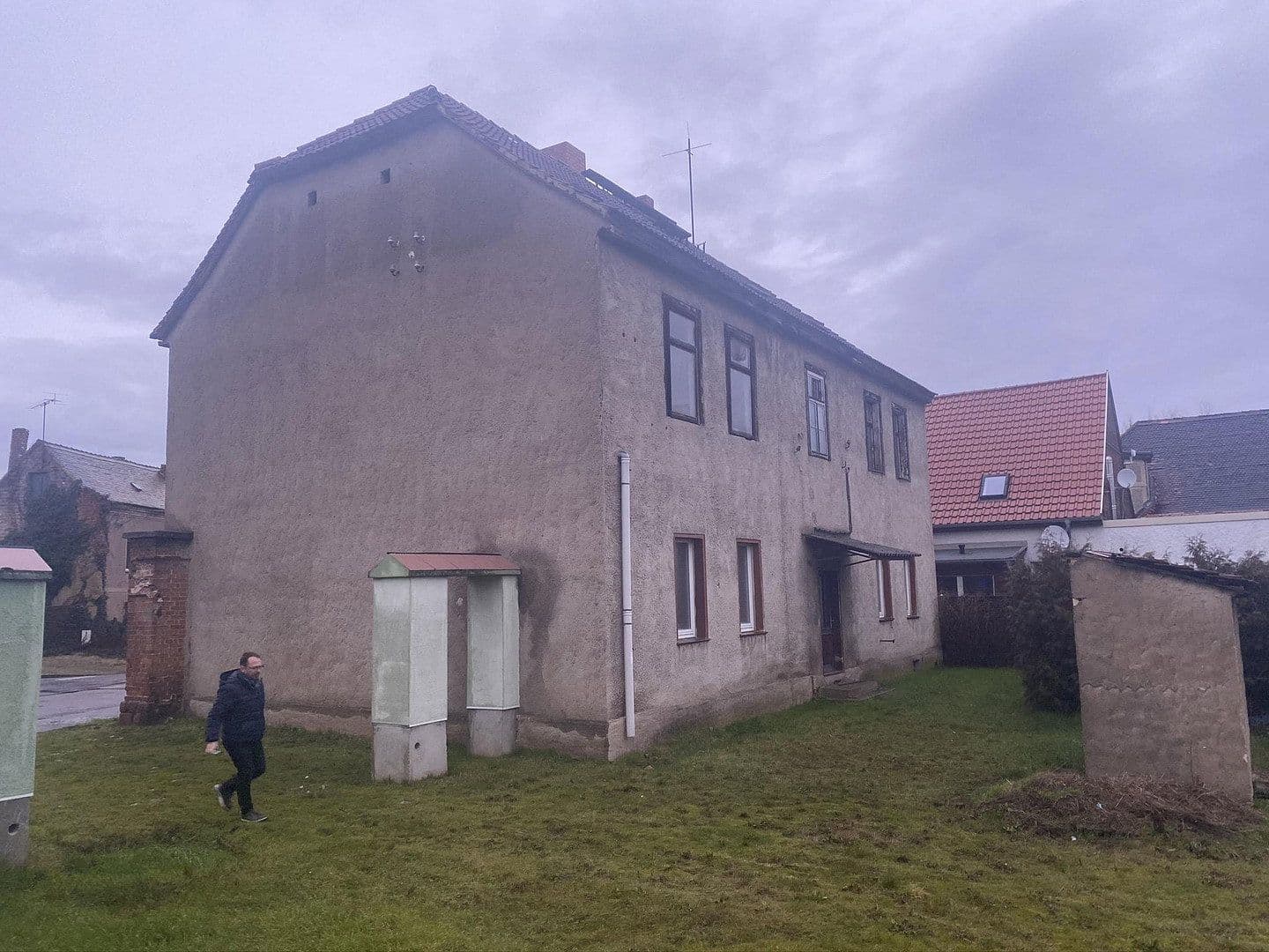 Predaj domu 320 m², pozemok 672 m², Ernst-Thälmann-Straße -13, Wettin-Löbejün, Sasko-Anhaltsko Predaj domu 320 m², pozemok 672 m², Ernst-Thälmann-Straße -13, Wettin-Löbejün, Sasko-Anhaltsko