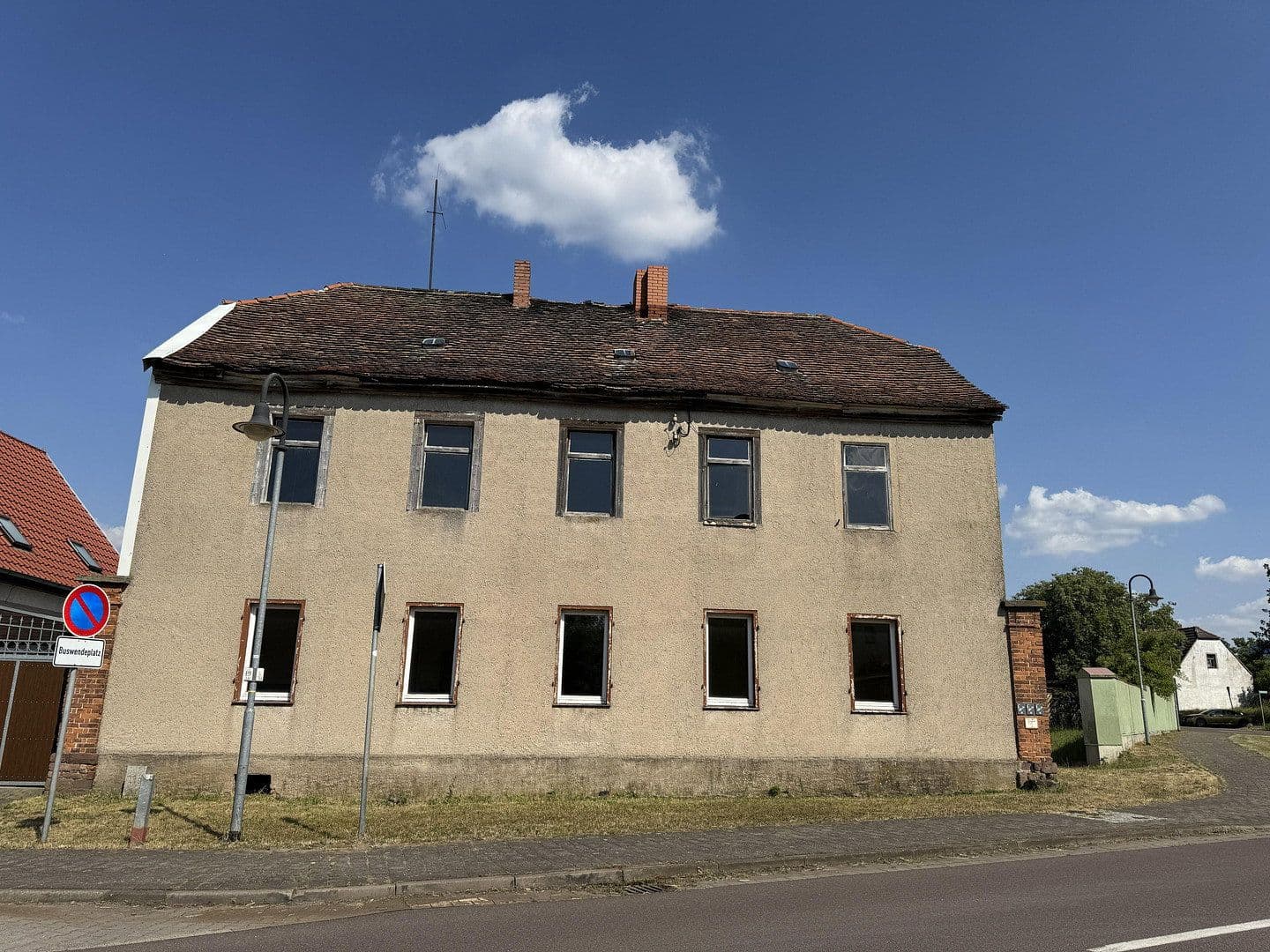 Predaj domu 320 m², pozemok 672 m², Ernst-Thälmann-Straße -13, Wettin-Löbejün, Sasko-Anhaltsko Predaj domu 320 m², pozemok 672 m², Ernst-Thälmann-Straße -13, Wettin-Löbejün, Sasko-Anhaltsko