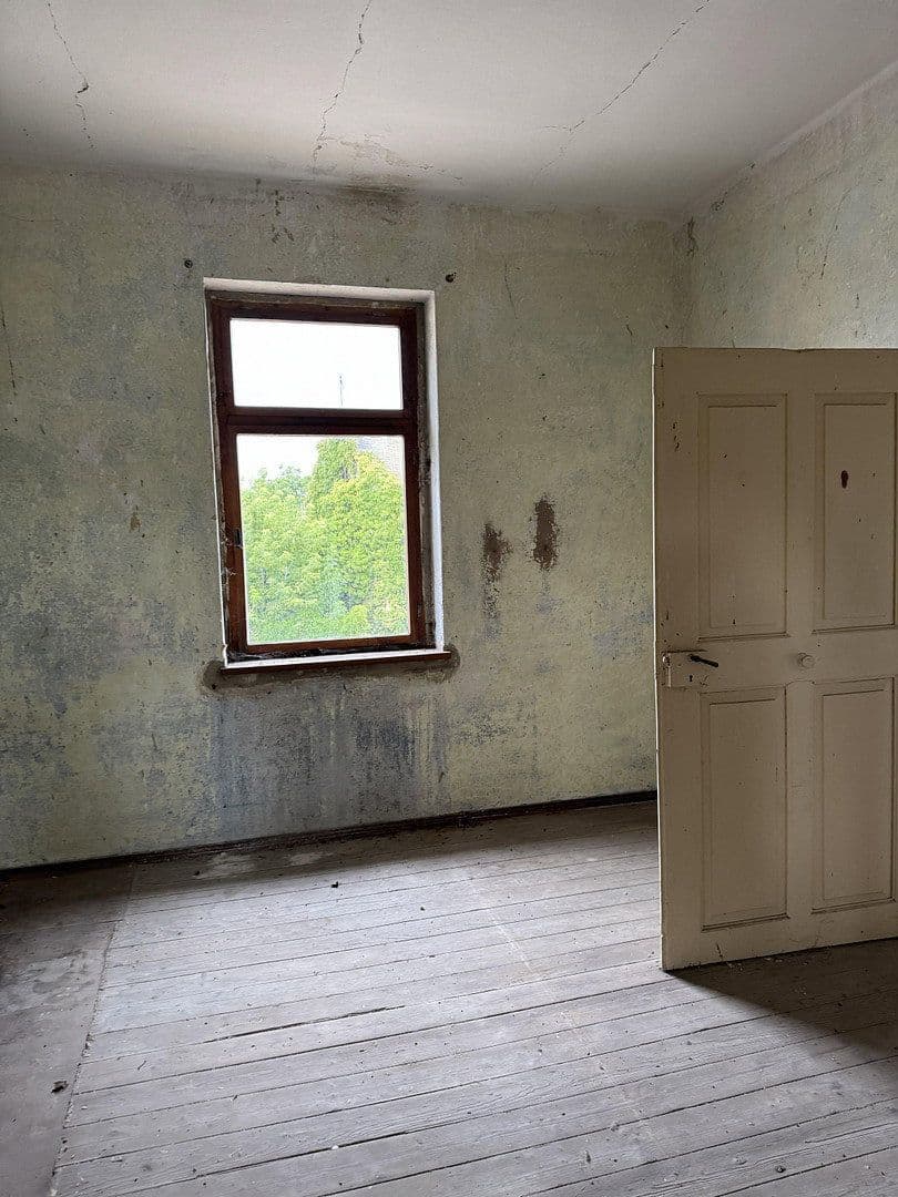 Predaj domu 320 m², pozemok 672 m², Ernst-Thälmann-Straße -13, Wettin-Löbejün, Sasko-Anhaltsko Predaj domu 320 m², pozemok 672 m², Ernst-Thälmann-Straße -13, Wettin-Löbejün, Sasko-Anhaltsko