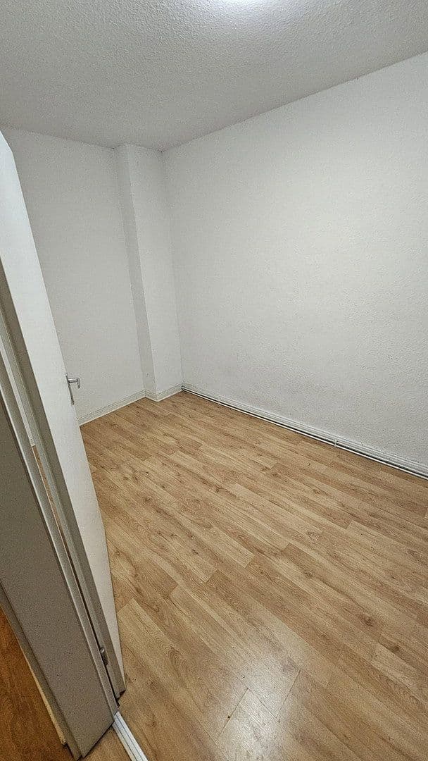 Prenájom bytu 2-izbový 45 m², Moselstraße 35, Duisburg, Severné Porýnie - Westfálsko Prenájom bytu 2-izbový 45 m², Moselstraße 35, Duisburg, Severné Porýnie - Westfálsko