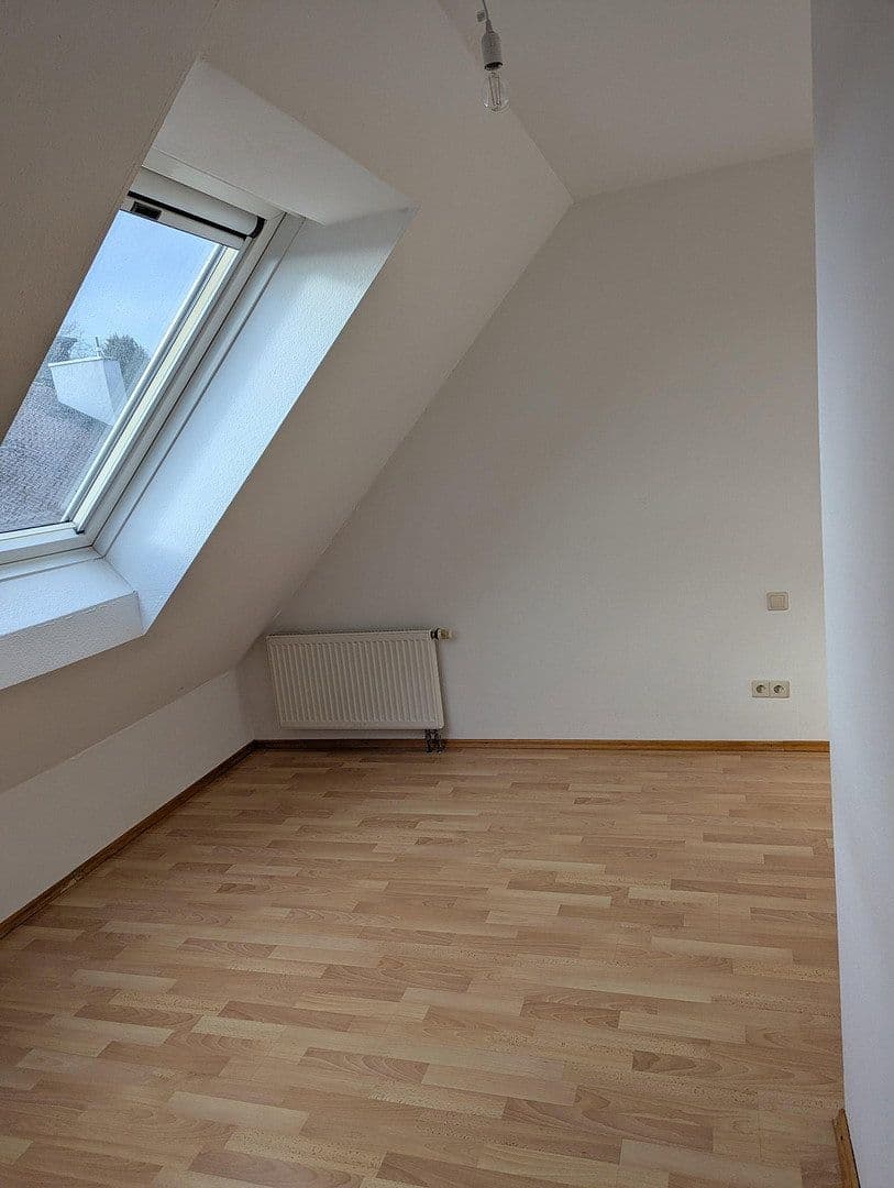 Prenájom bytu 3-izbový 101 m², Remchingen, Bádensko-Wurttembersko Prenájom bytu 3-izbový 101 m², Remchingen, Bádensko-Wurttembersko
