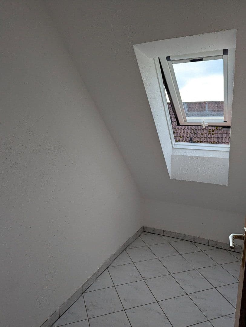 Prenájom bytu 3-izbový 101 m², Remchingen, Bádensko-Wurttembersko Prenájom bytu 3-izbový 101 m², Remchingen, Bádensko-Wurttembersko