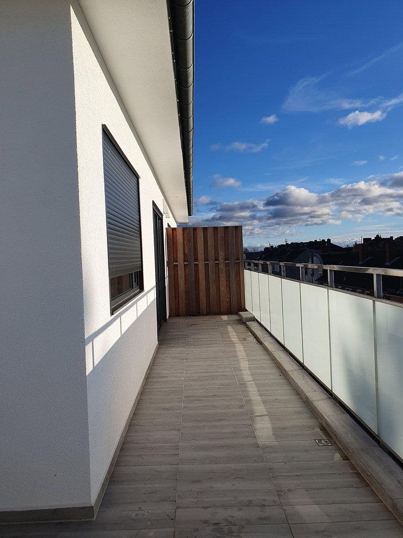 Prenájom bytu 3-izbový 96 m², Düren, Severné Porýnie - Westfálsko Prenájom bytu 3-izbový 96 m², Düren, Severné Porýnie - Westfálsko
