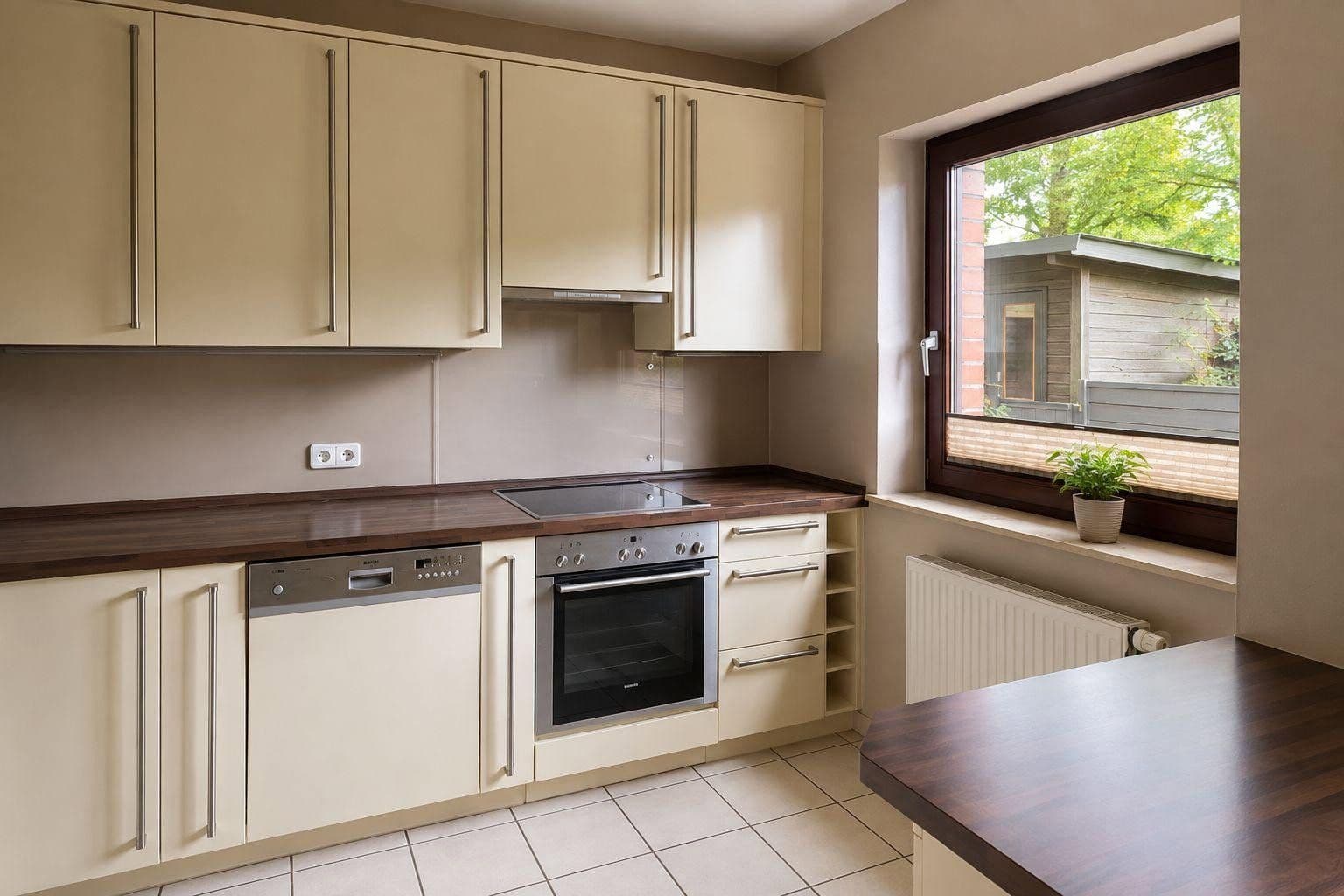 Predaj domu 130 m², pozemok 395 m², Wacholderweg 53, Henstedt-Ulzburg, Šlezvicko-Holštajnsko Predaj domu 130 m², pozemok 395 m², Wacholderweg 53, Henstedt-Ulzburg, Šlezvicko-Holštajnsko