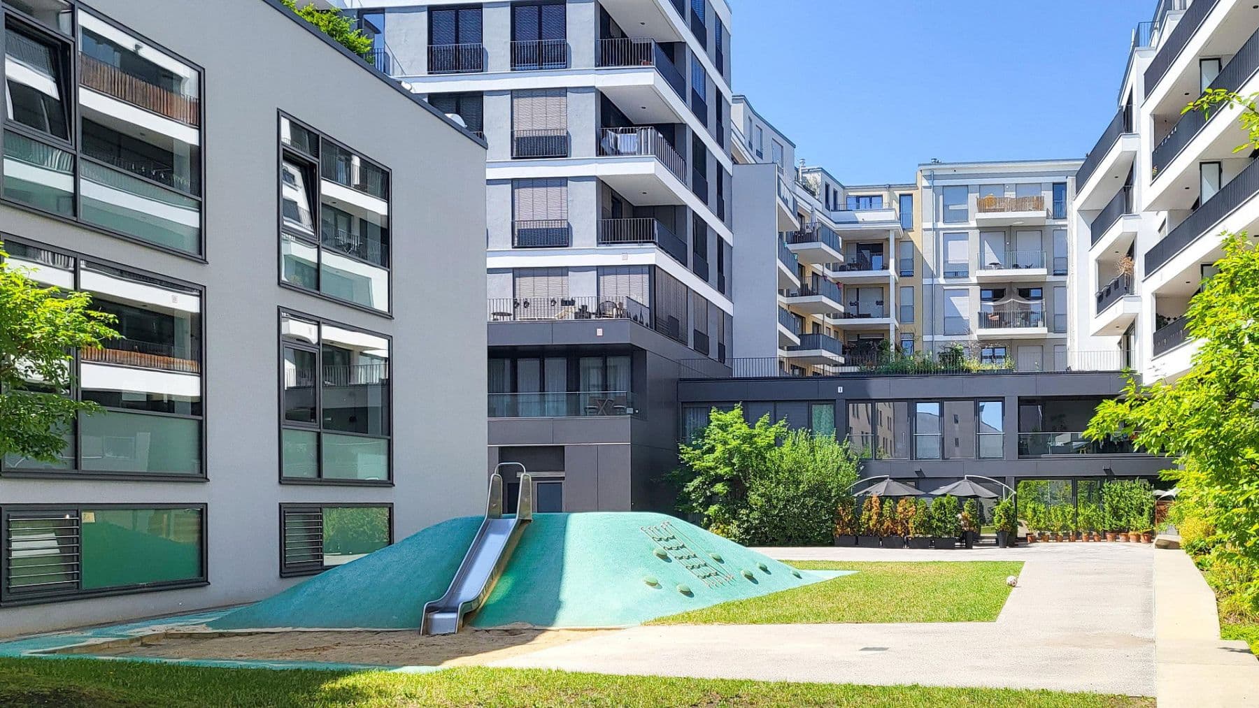 Predaj bytu 3-izbový 112 m², Chausseestraße 37, Top-Lage im Herzen von Berlin-Mitte, Berlín Predaj bytu 3-izbový 112 m², Chausseestraße 37, Top-Lage im Herzen von Berlin-Mitte, Berlín