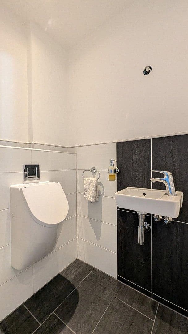 Predaj bytu 3-izbový 94 m², Oberhausen, Severné Porýnie - Westfálsko Predaj bytu 3-izbový 94 m², Oberhausen, Severné Porýnie - Westfálsko