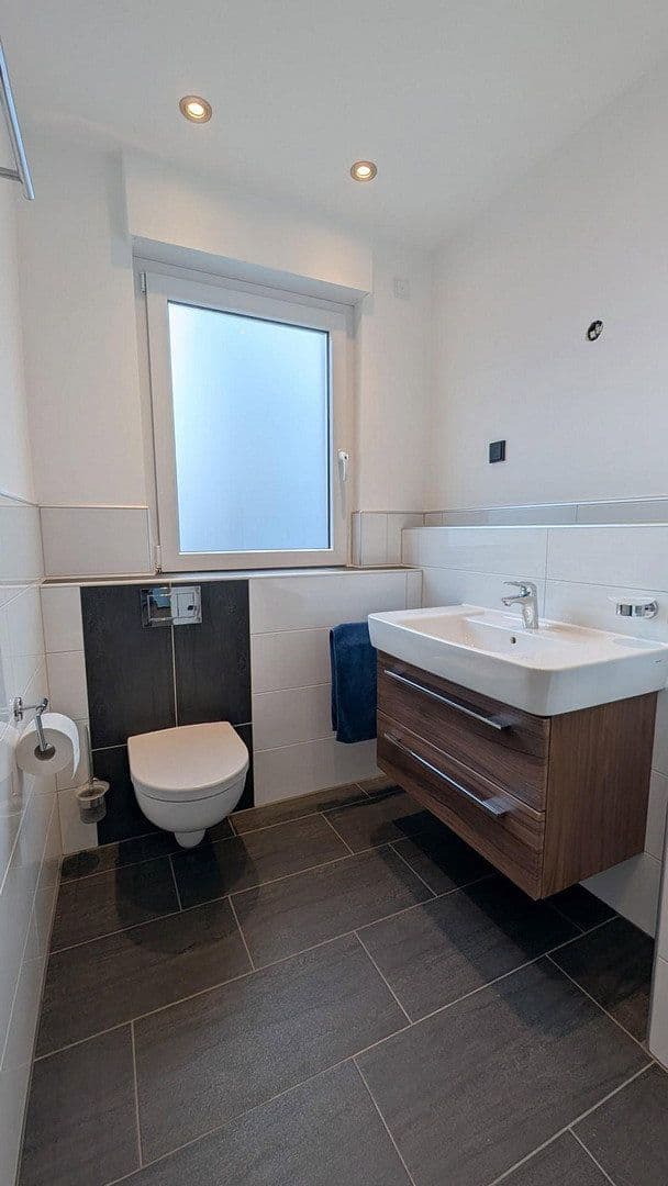 Predaj bytu 3-izbový 94 m², Oberhausen, Severné Porýnie - Westfálsko Predaj bytu 3-izbový 94 m², Oberhausen, Severné Porýnie - Westfálsko