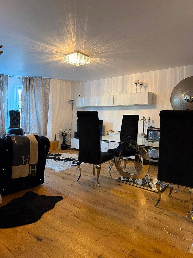 Prenájom bytu 3-izbový 73 m², Rathelbeckstr, Düsseldorf, Severné Porýnie - Westfálsko Prenájom bytu 3-izbový 73 m², Rathelbeckstr, Düsseldorf, Severné Porýnie - Westfálsko