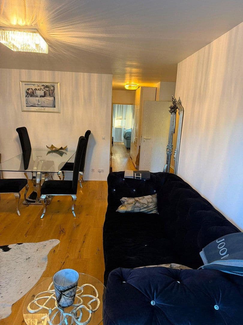 Prenájom bytu 3-izbový 73 m², Rathelbeckstr, Düsseldorf, Severné Porýnie - Westfálsko Prenájom bytu 3-izbový 73 m², Rathelbeckstr, Düsseldorf, Severné Porýnie - Westfálsko