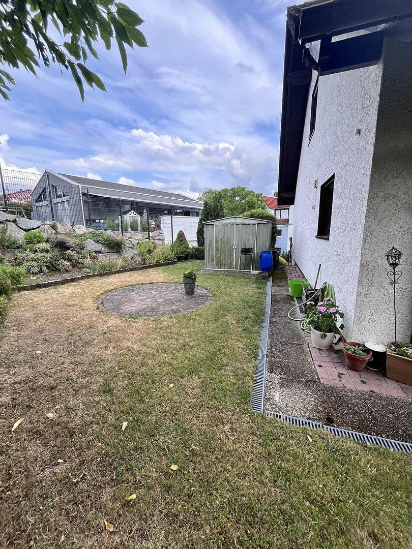 Prenájom bytu 4-izbový 104 m², Weinheim, Bádensko-Wurttembersko Prenájom bytu 4-izbový 104 m², Weinheim, Bádensko-Wurttembersko