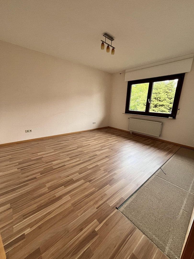 Prenájom bytu 4-izbový 104 m², Weinheim, Bádensko-Wurttembersko Prenájom bytu 4-izbový 104 m², Weinheim, Bádensko-Wurttembersko