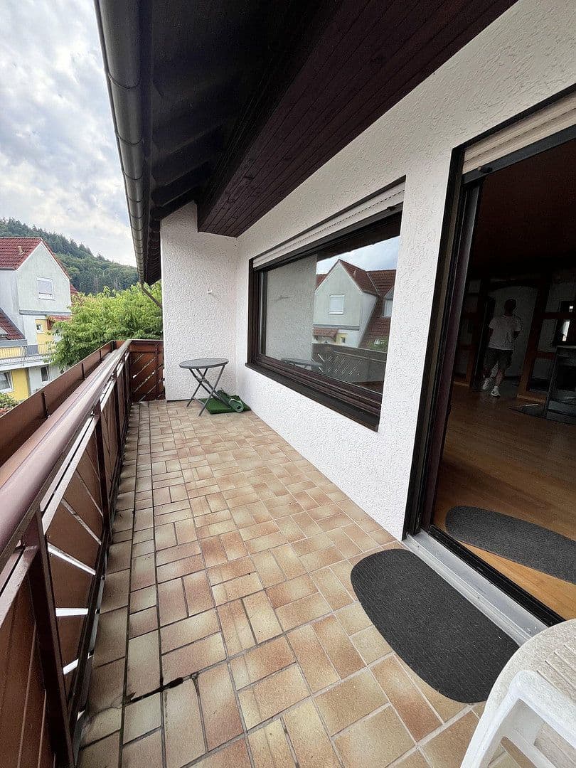 Prenájom bytu 4-izbový 104 m², Weinheim, Bádensko-Wurttembersko Prenájom bytu 4-izbový 104 m², Weinheim, Bádensko-Wurttembersko