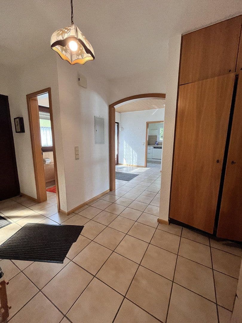 Prenájom bytu 4-izbový 104 m², Weinheim, Bádensko-Wurttembersko Prenájom bytu 4-izbový 104 m², Weinheim, Bádensko-Wurttembersko